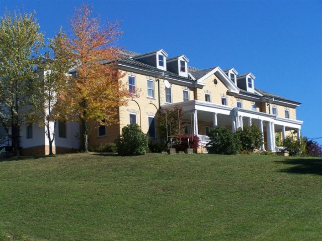 Bishop Carroll Catholic High School主教卡罗天主高中